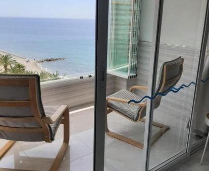 Foto de las instalaciones de este apartamento con vistas al mar.