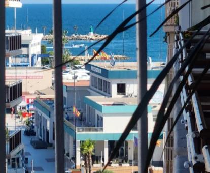 Foto de las instalaciones de este apartamento con vistas al mar.