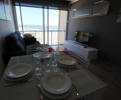 Foto de las instalaciones de este apartamento con vistas al mar.