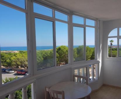 Foto de las instalaciones de este apartamento con vistas al mar.