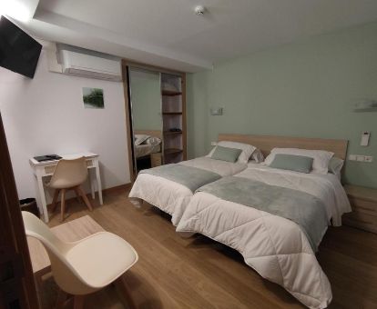 Una de las cómodas habitaciones dobles del hotel.