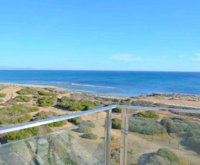 Foto de las instalaciones de este apartamento con vistas al mar.