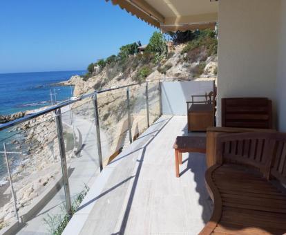 Foto de las instalaciones de este hotel con vistas al mar.