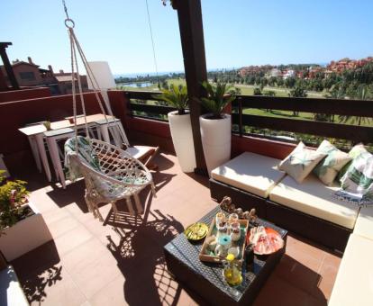 Foto de las instalaciones de este hotel con vistas al mar.