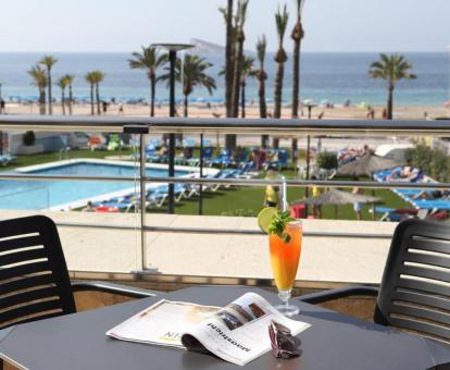 Foto de las instalaciones de este hotel con vistas al mar.