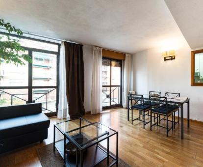 Foto del interior de este elegante y moderno apartamento privado.