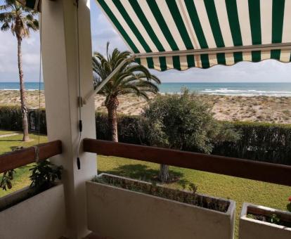 Foto de las instalaciones de este apartamento con vistas al mar.