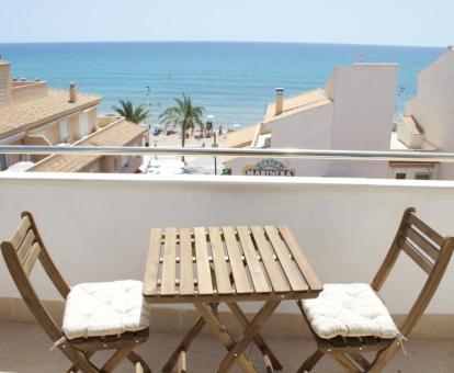 Foto de las instalaciones de este apartamento con vistas al mar.