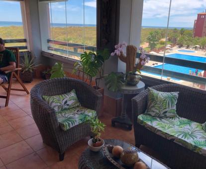 Foto de las vistas al mar desde el interior de este apartamento.
