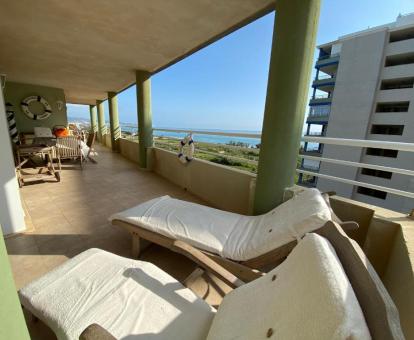 Foto de las instalaciones de este apartamento con vistas al mar.