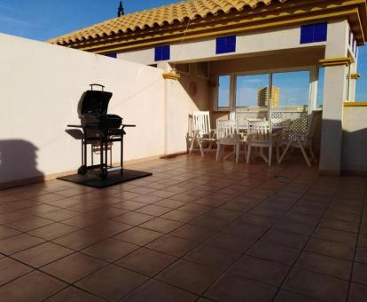 Foto de las instalaciones de este apartamento con vistas al mar.