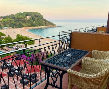 Foto de las instalaciones de este hotel con vistas al mar.