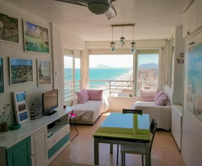 Foto de las instalaciones de este apartamento con vistas al mar.