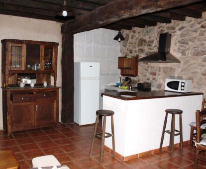 Foto de la cocina de estilo rústico del apartamento dúplex.