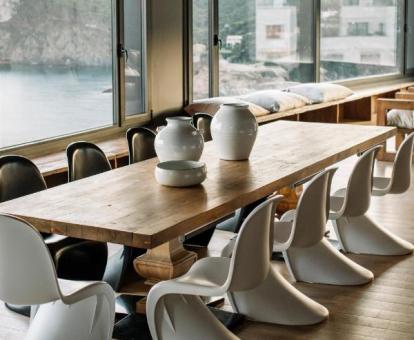 Foto de las instalaciones de este hotel con vistas al mar.