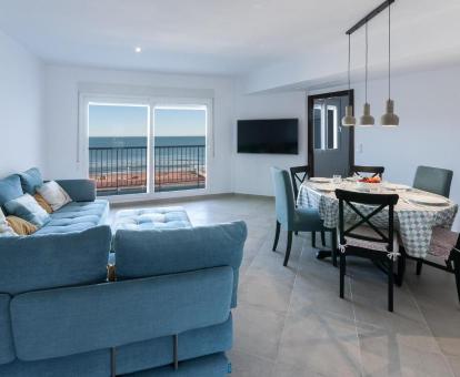 Foto de las instalaciones de este apartamento con vistas al mar.