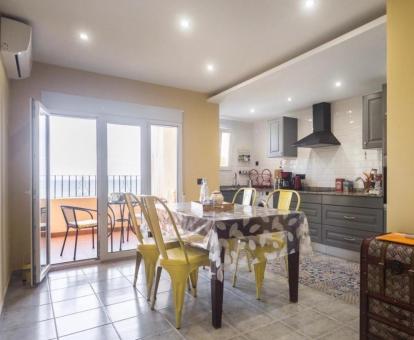 Foto de las instalaciones de este apartamento con vistas al mar.