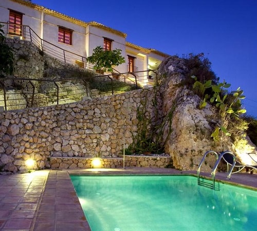 Piscina con vistas al mar en el pequeño hotel Adults Only Bajo El Cejo en la población murciana de El Berro