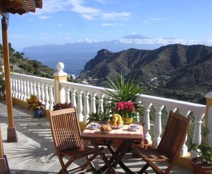 Foto de la amplia terraza de la Villa Deluxe con fabulosas vistas al Teide.