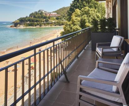 Foto de las instalaciones de este hotel con vistas al mar.