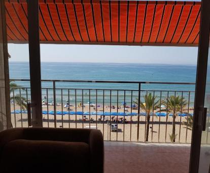 Foto de las instalaciones de este hotel con vistas al mar.