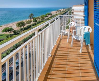 Foto de las instalaciones de este hotel con vistas al mar.