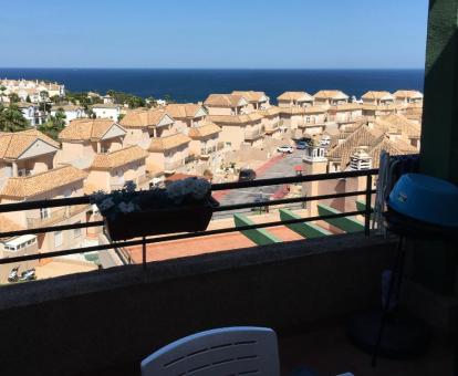 Foto del balcón con vistas al mar de este estudio.