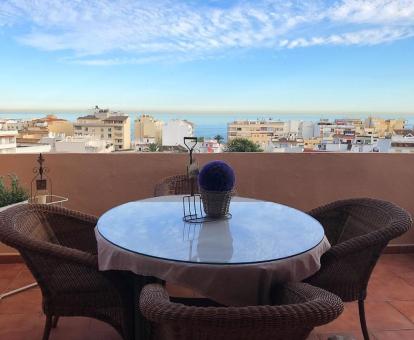 Foto de las instalaciones de este apartamento con vistas al mar.