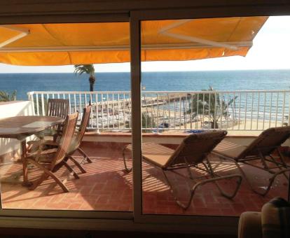 Foto de las instalaciones de este apartamento con vistas al mar.