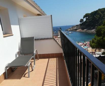 Foto de las instalaciones de este hotel con vistas al mar.