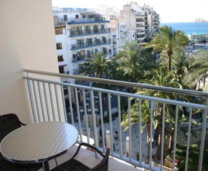 Foto de las instalaciones de este hotel con vistas al mar.