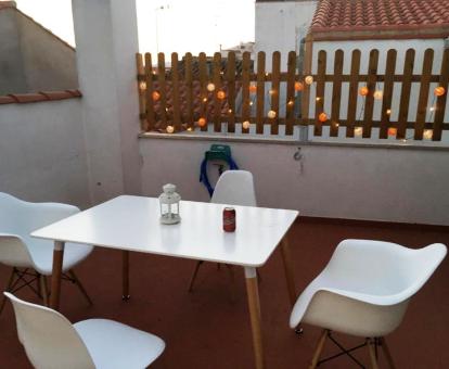 Foto de la terraza privada de este apartamento ático.