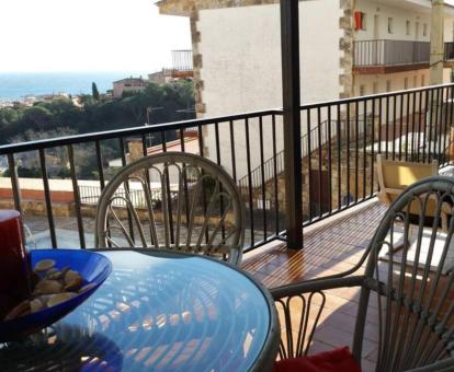 Foto de las instalaciones de este hotel con vistas al mar.