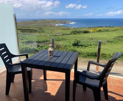 Foto de la terraza con vistas al mar de uno de los apartamentos.