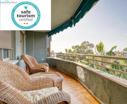 Foto de las instalaciones de este hotel con vistas al mar.