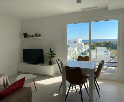 Foto de las instalaciones de este apartamento con vistas al mar.