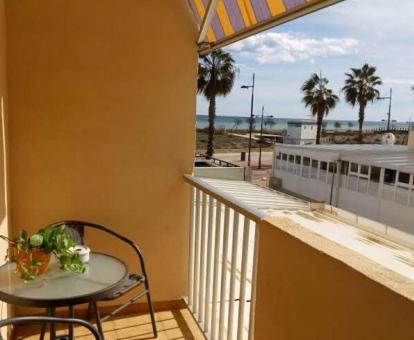 Foto de las instalaciones de este apartamento con vistas al mar.