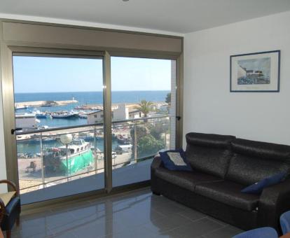 Foto de las instalaciones de este apartamento con vistas al mar.