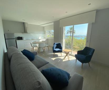 Foto de las instalaciones de este apartamento con vistas al mar.