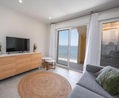 Foto de las instalaciones de este apartamento con vistas al mar.