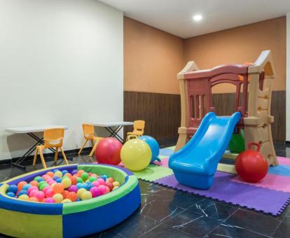 Foto de este hotel con servicio de guardería para niños.