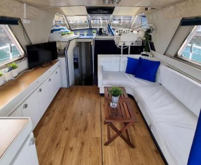 Foto del interior de este coqueto yate.